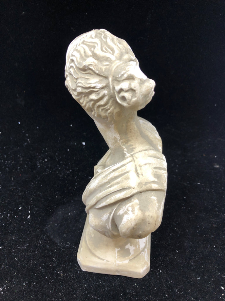 GREEK GODDESS SCULPTURE.