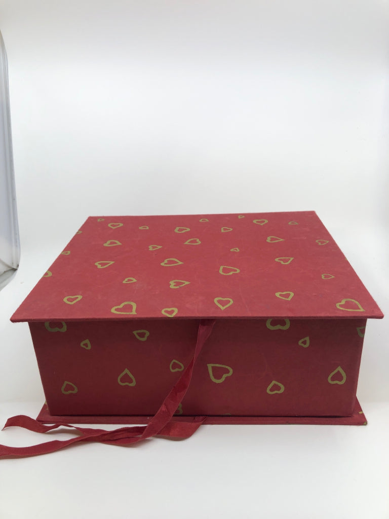 3 RED W/ GOLD HEARTS NESTING BOXES.