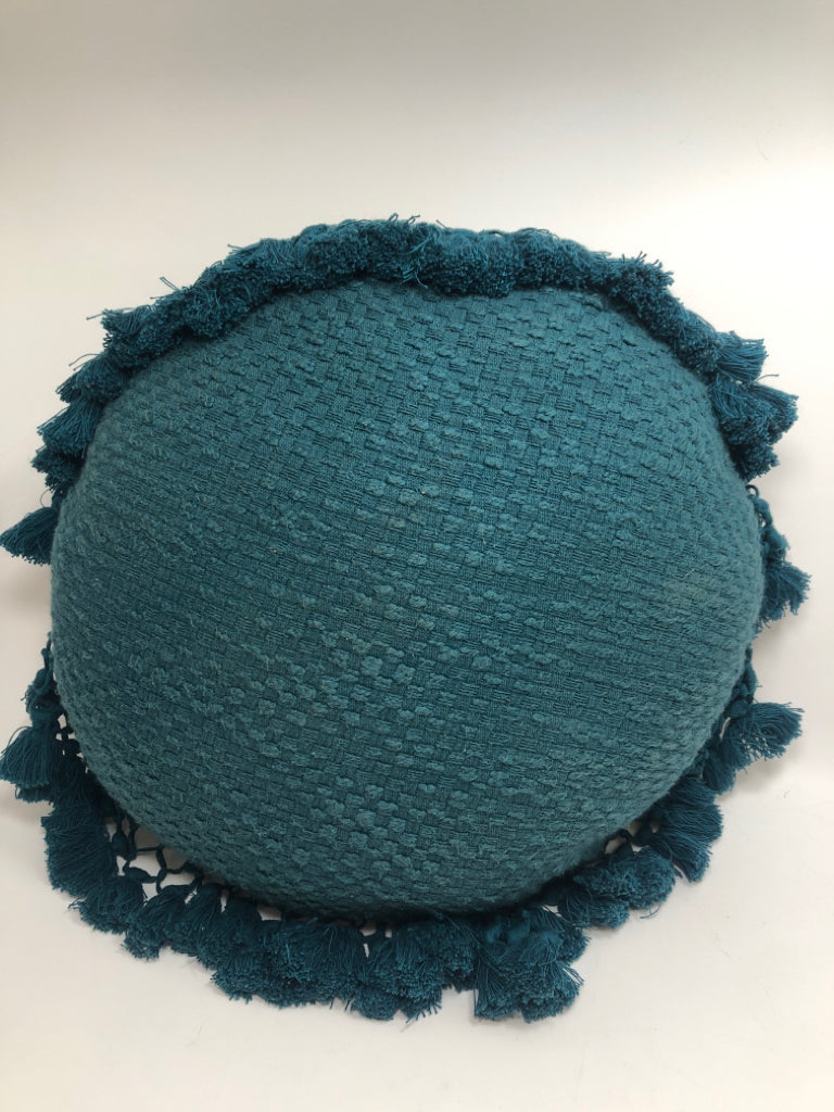 ROUND BLUE PILLOW W/TASSELS.