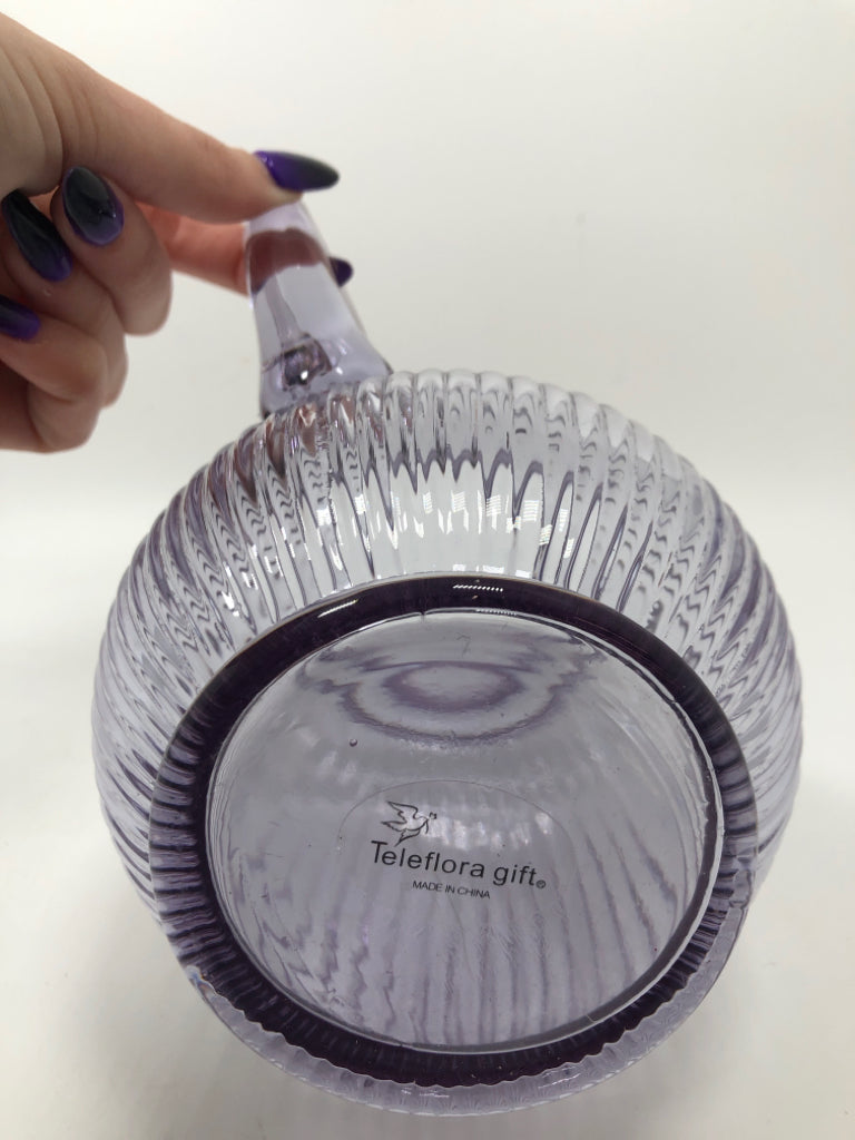 SM PURPLE GLASS PITCHER.