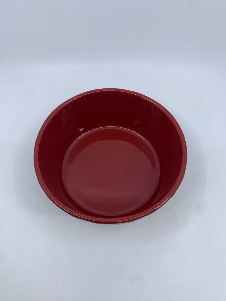 MAROON STONEWARE BAKING BOWL.
