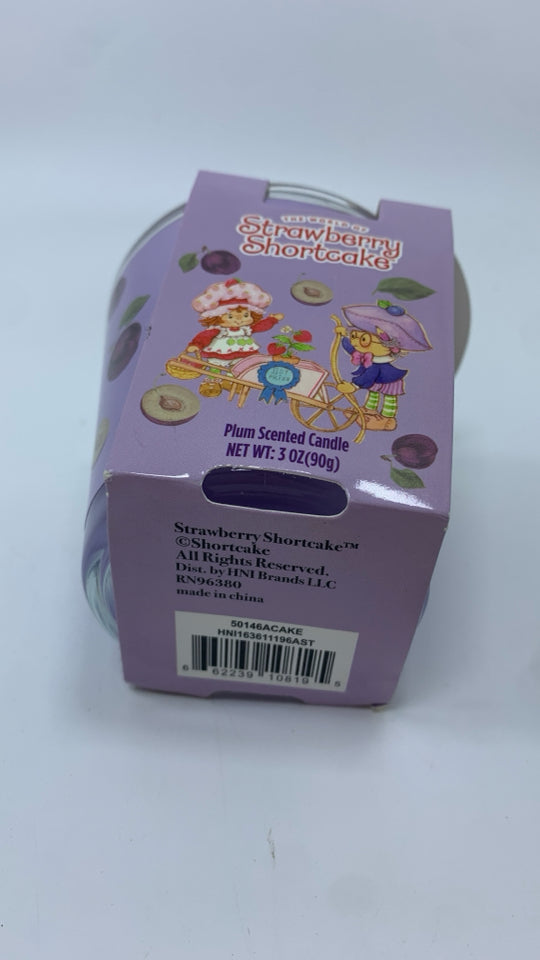NWT STRAWBERRY SHORTCAKE "PLUM PUDDING" CANDLE.