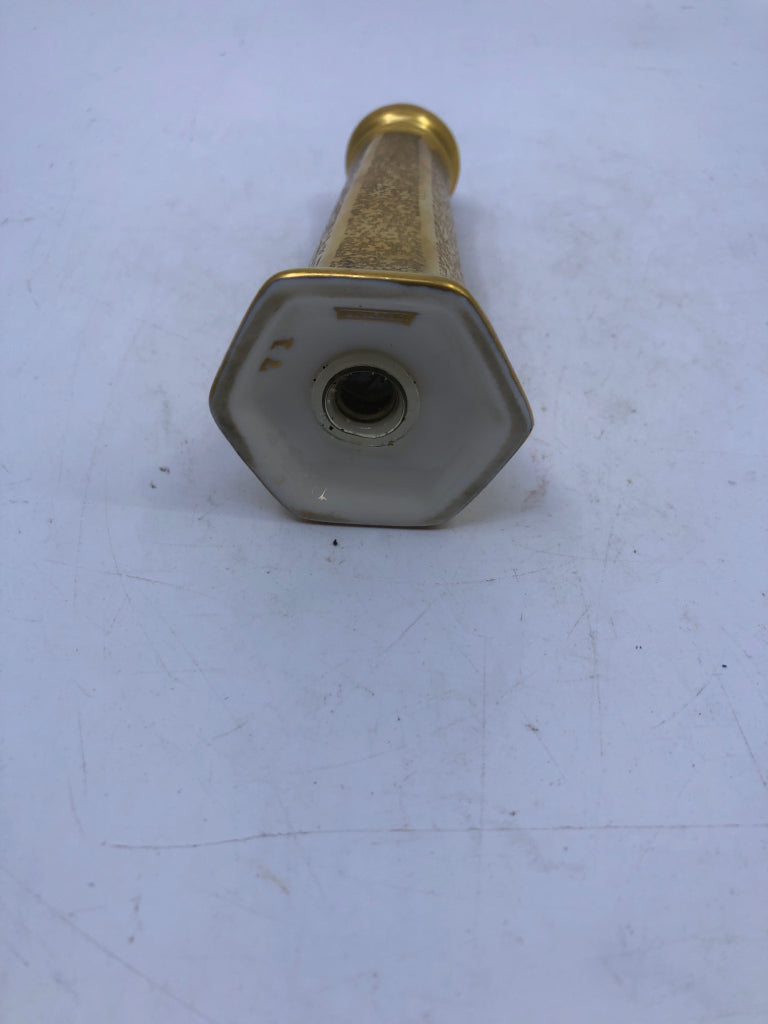 VTG SKINNY GOLD SALT AND PEPPER SHAKERS.