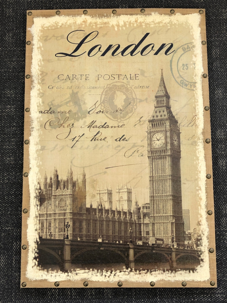 LONDON BURLAP POSTCARD WALL HANGING.