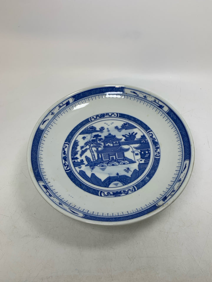 BLUE VILLAGE SCENE ASIAN STYLE CAKE STAND.