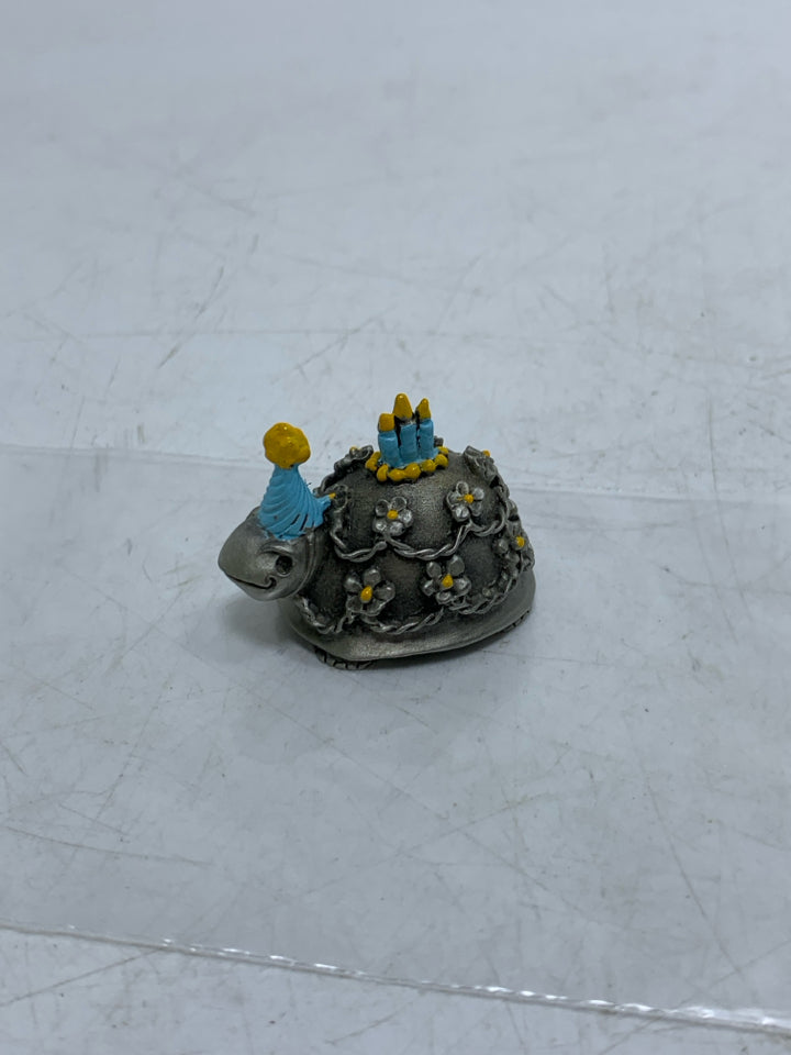 MINI BIRTHDAY TURTLE FIGURINE.