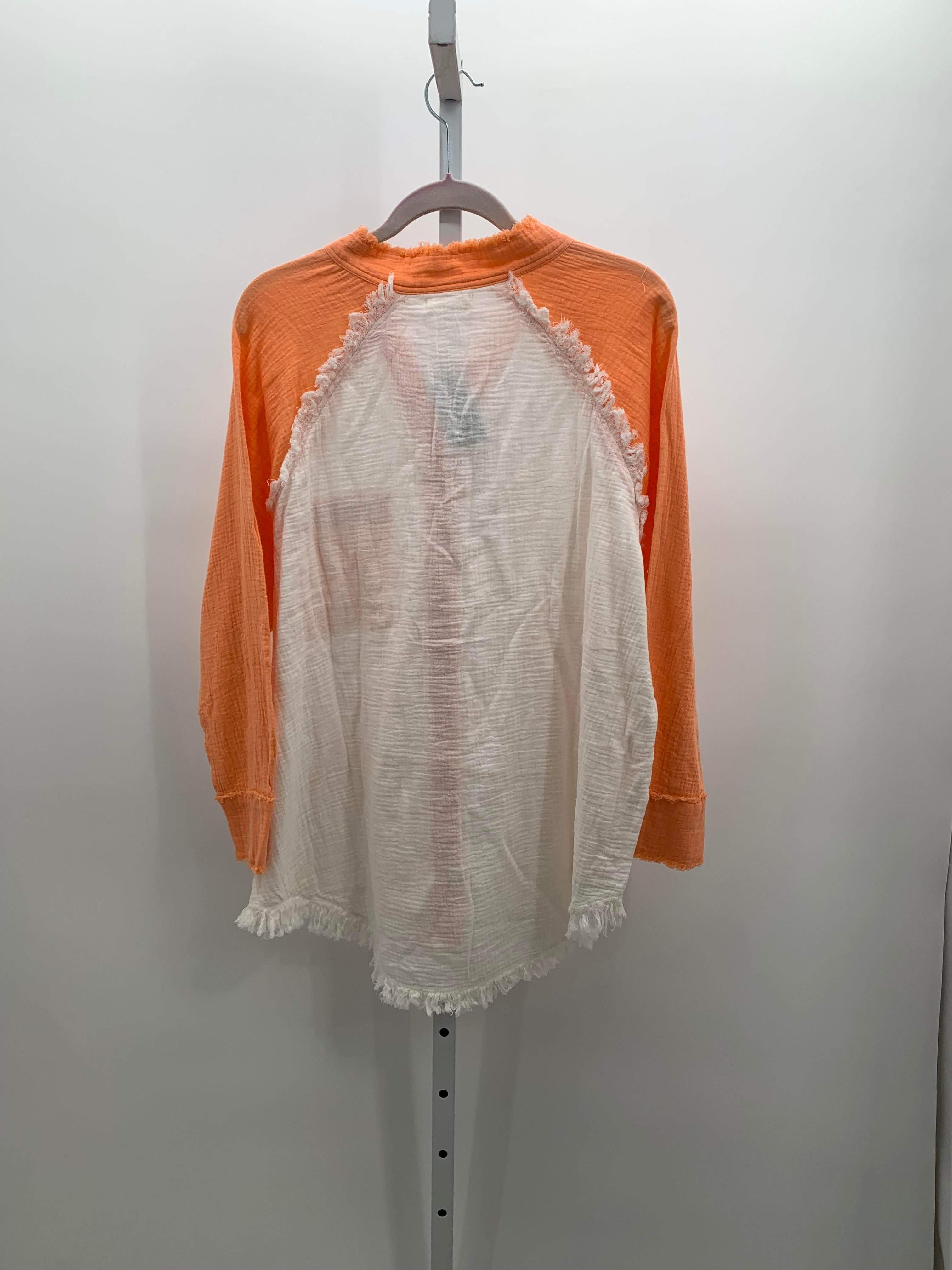 Size Medium Misses 3/4 Sleeve Shirt