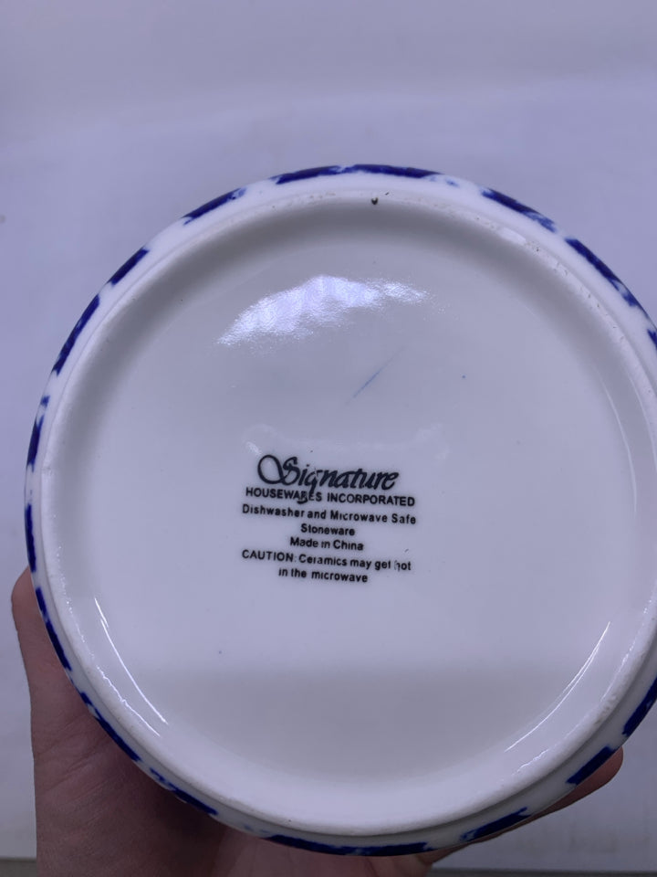 BLUE/WHITE CERAMIC STORAGE CONTAINER W/ LID.