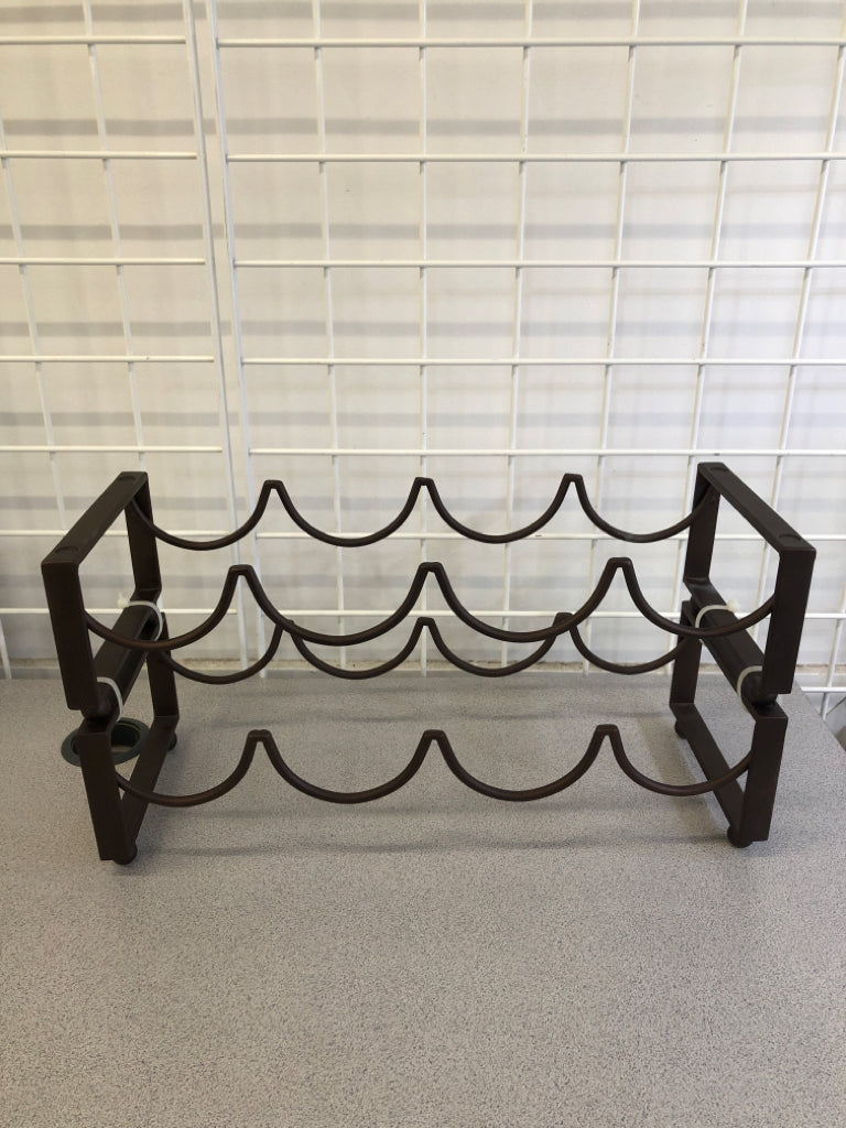 2 TIER BROWN METAL STACKABLE WINE RACK.