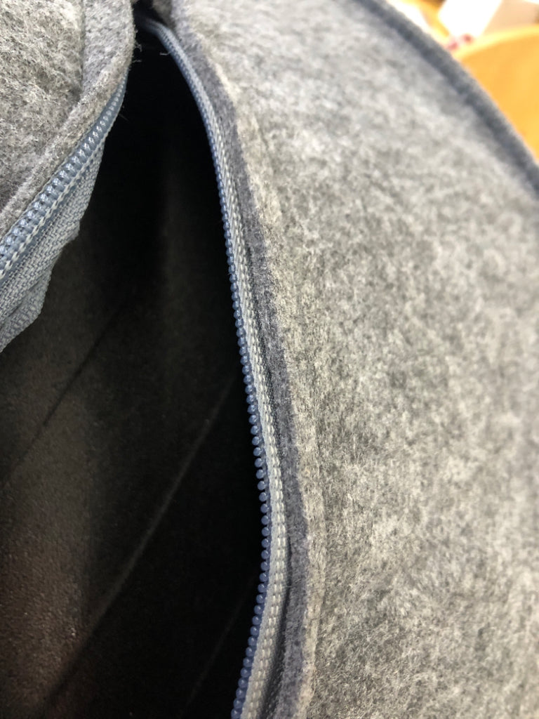 PROBODY GREY PILATES BALL + FELT COVER.