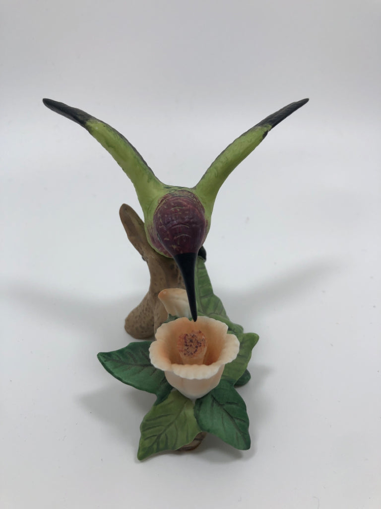 HUMMINGBIRD ON FLOWER PORCELAIN FIGURINE.