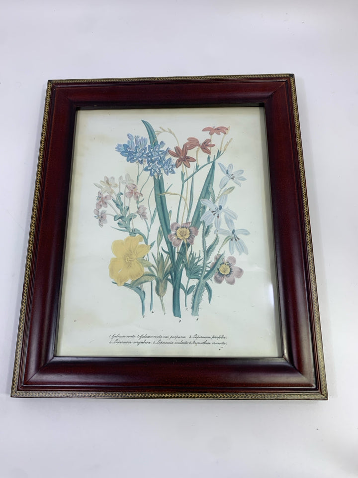 FLORAL PRINT IN BROWN FRAME.