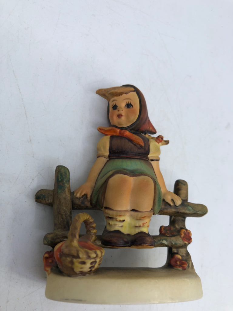 VTG HUMMEL "JUST RESTING".