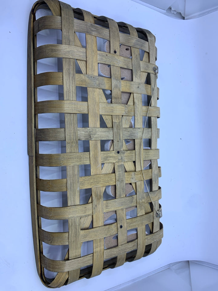 GREY WELCOME TOBACCO BASKET WALL HANGING.