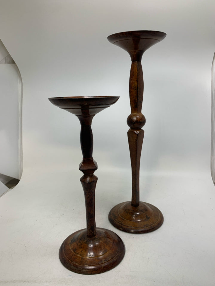 2 HEAVY METAL RUSTIC TAPERED CANDLE HOLDERS.
