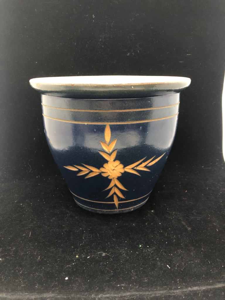 ETCHED BLUE STONEWARE PLANTER.