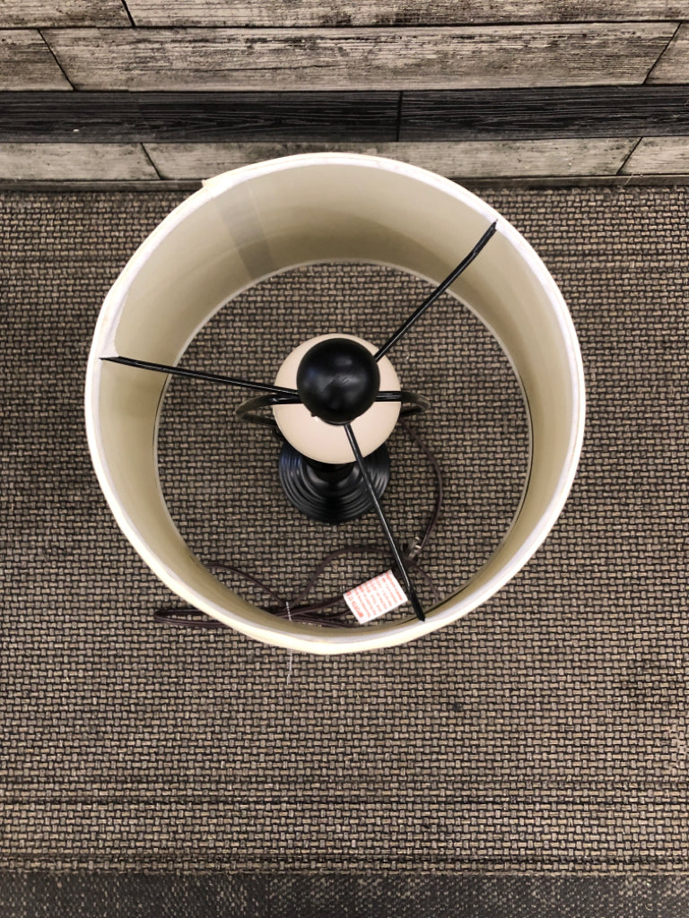 BLACK BASE LAMP W WHITE SHADE.