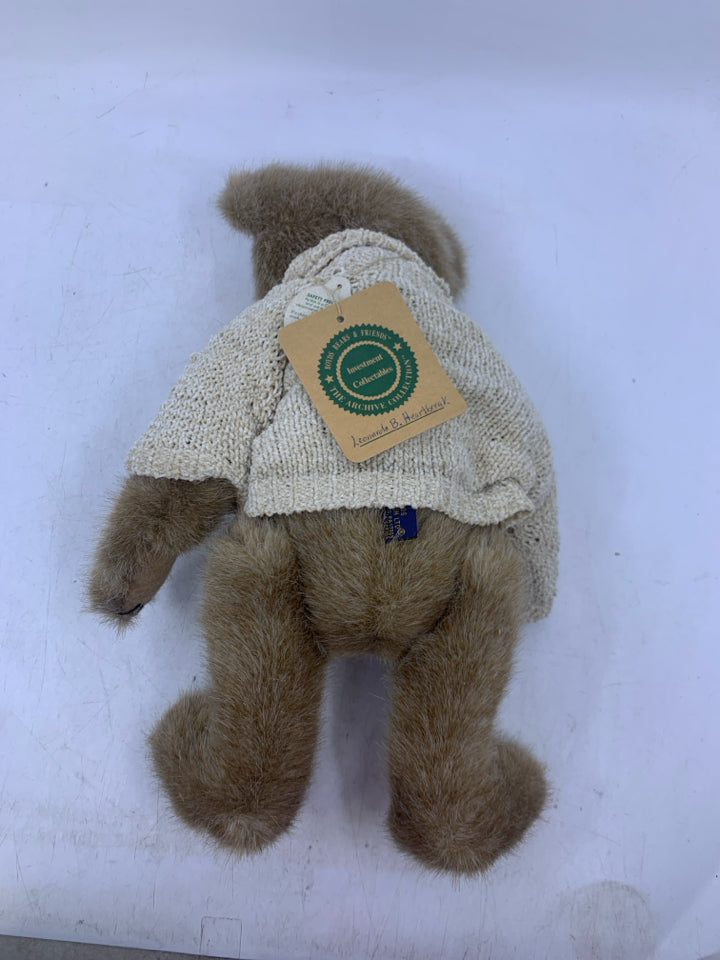 LIGHT BROWN BEAR W/ BEIGE HEART SWEATER BOYDS BEAR.