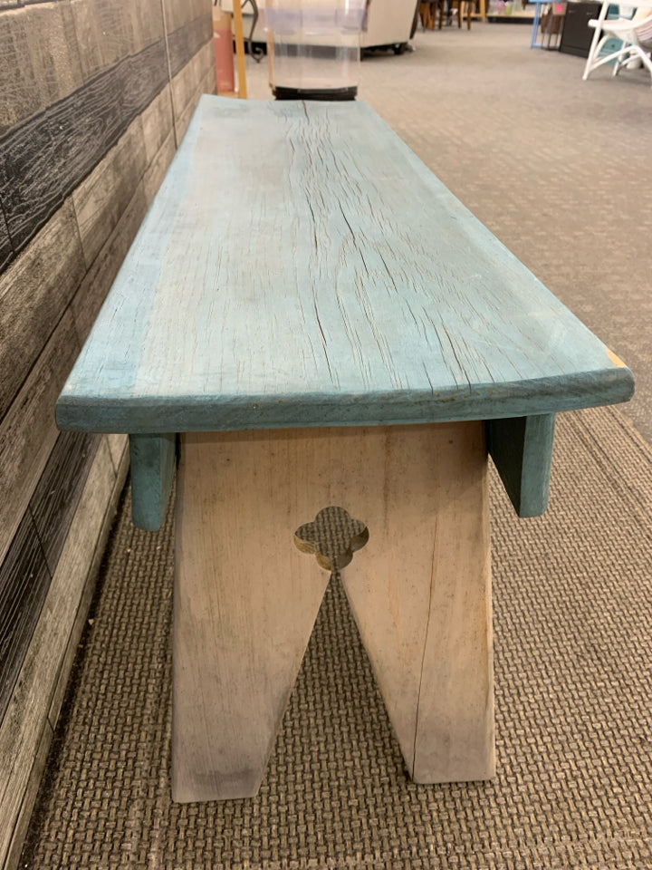 BLUE/GRAY WOODEN BENCH.