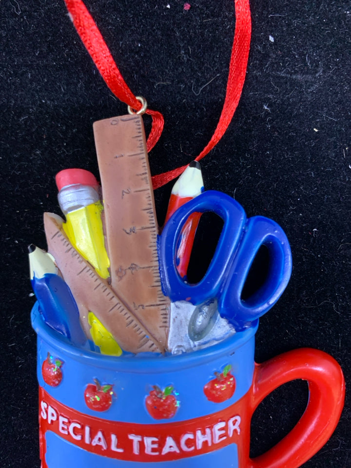 TEACHER ORNAMNET.
