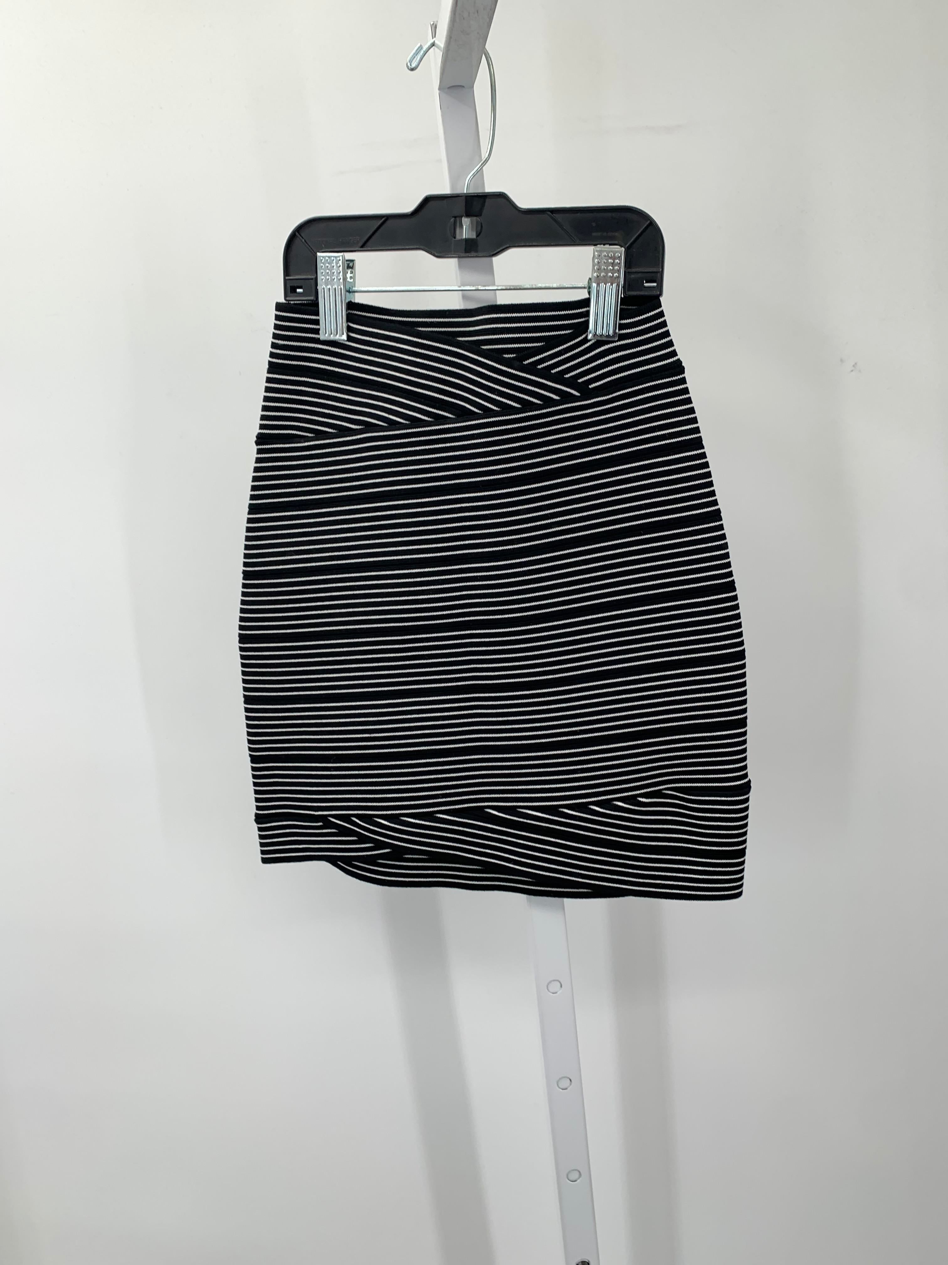 BCBG Size XXS Juniors Skirt