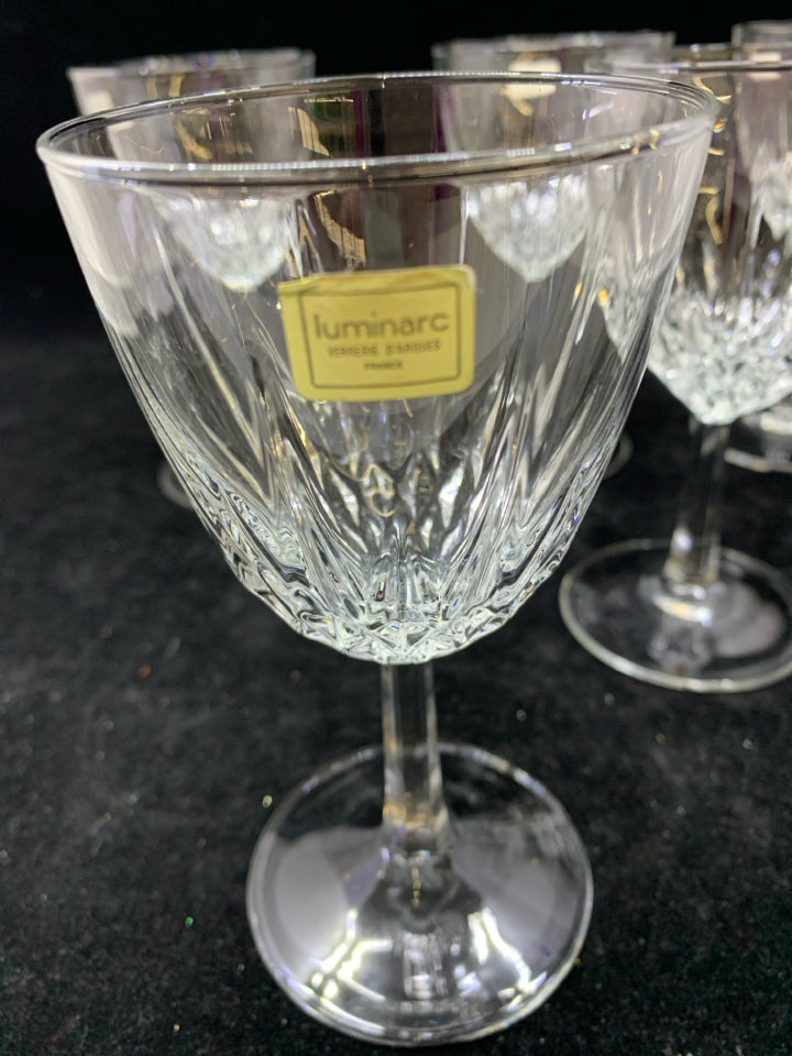 5 CRYSTAL WINE GLASSES LUMINARC.