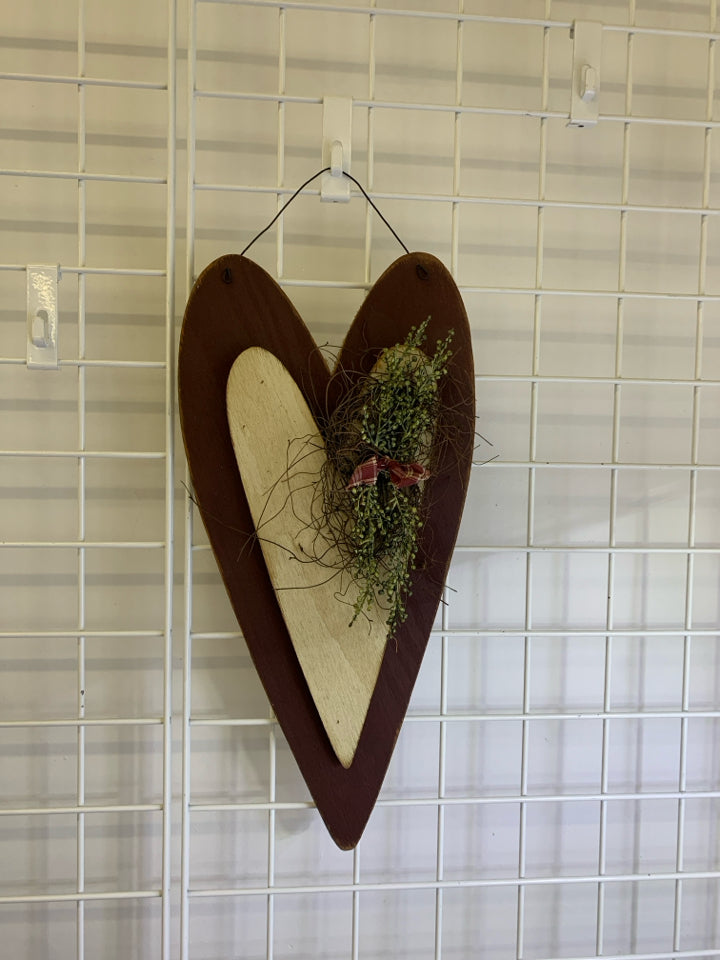 RUSTIC RED & WHITE HEART WALL HANGING W/FAUX FLORAL DECOR.