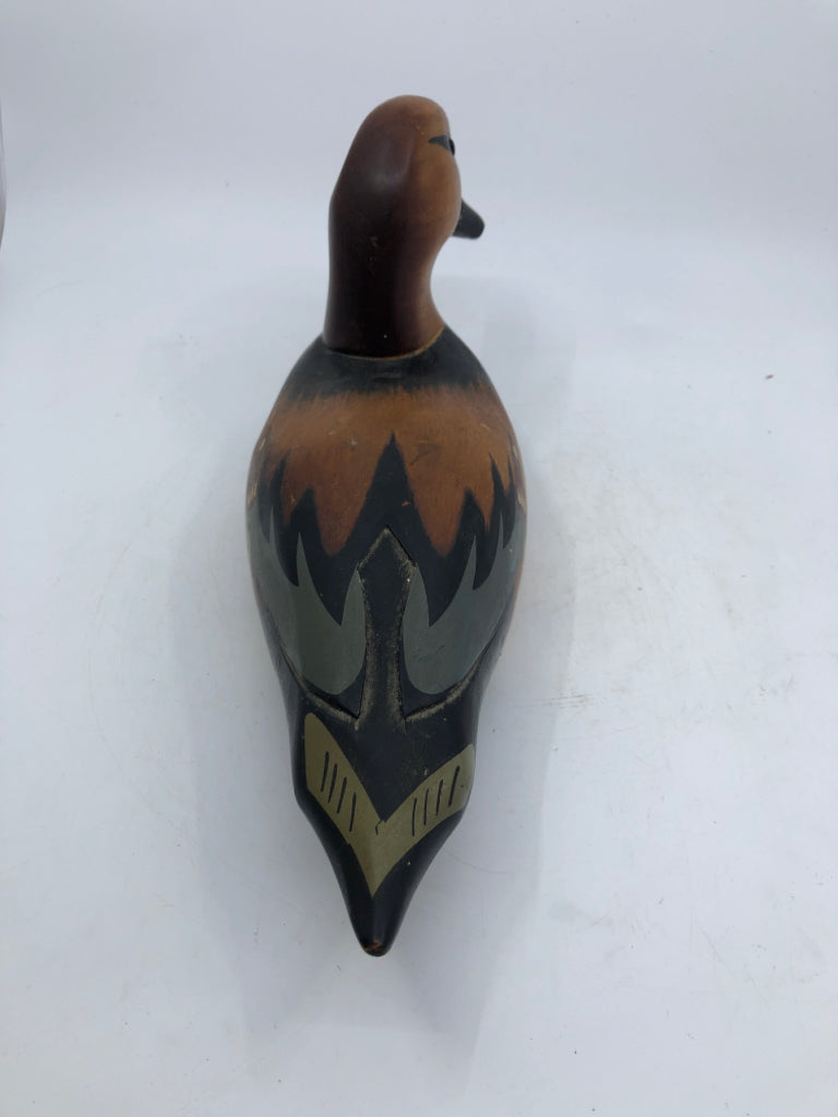 WOOD CARVED DUCK W/ PAINTED DETAILS.
