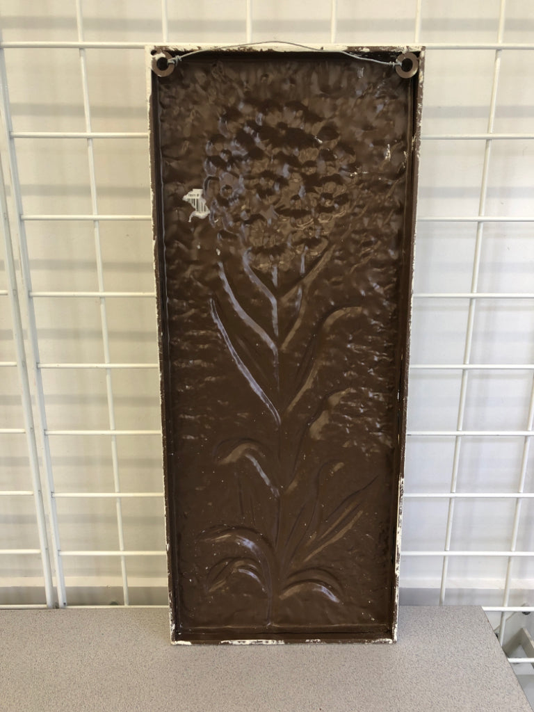GOLD DANDELION WHITE WASHED METAL WALL HANGING.