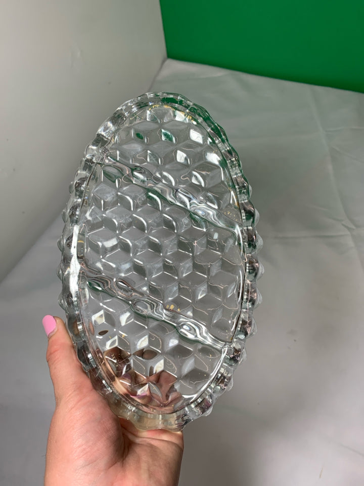 3 SECTION DIVIDED GLASS OVAL DISH.