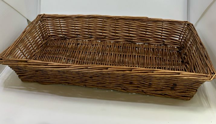 SHALLOW WOVEN RECTANGLE BASKET.
