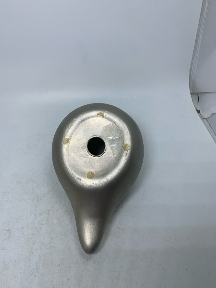 CERAMIC SITTING WIDE BIRD.