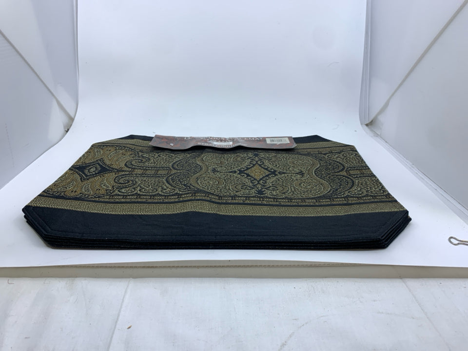 4 NIP PLACEMATS.