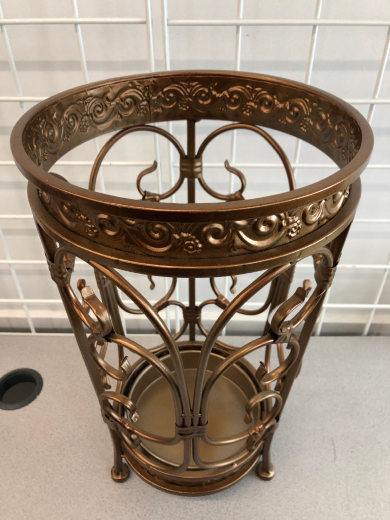 NWT BRONZE PAINTED UMBRELLA HOLDER.