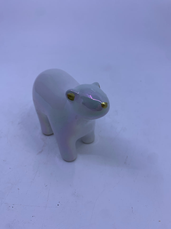 PEARLESCENT POLAR BEAR FIGURE W/GOLD.