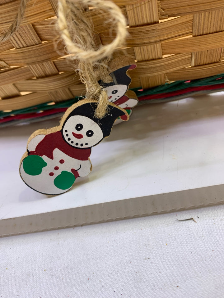 GREEN AND BLONDE RECTANGLE MERRY CHRISTMAS BASKET.