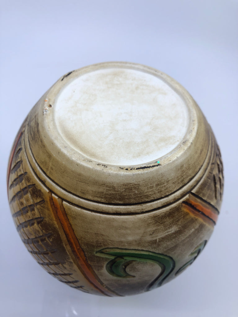 SCROLL AND LINES CARVED HANDLED VASE TAN/BROWN.