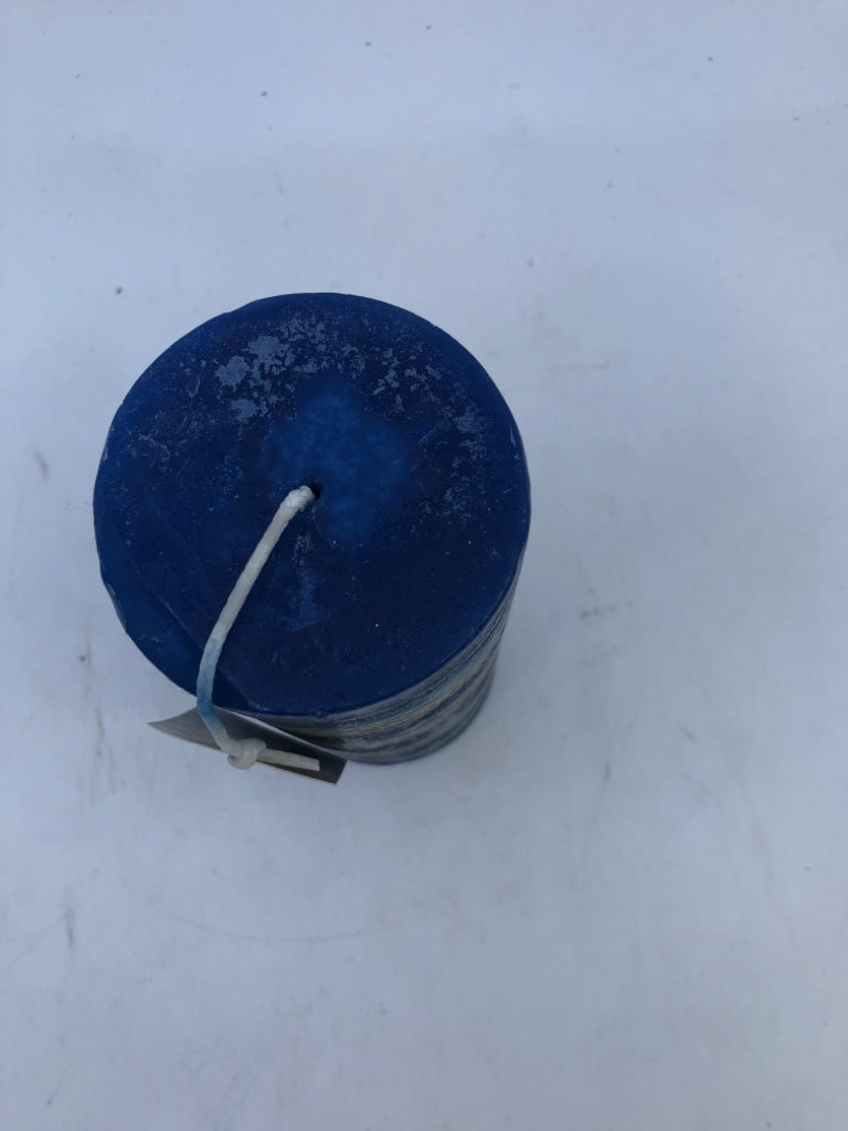 NWT BLUE/TAN/WHITE STRIPED CANDLE HARVEST NIGHTS.