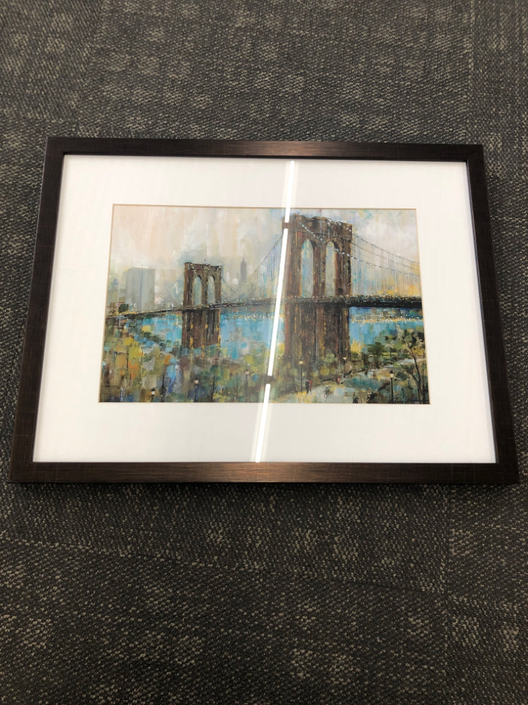 BROOKLYN BRIDGE WALL ART WHITE BACKGROUND BROWN FRAME.