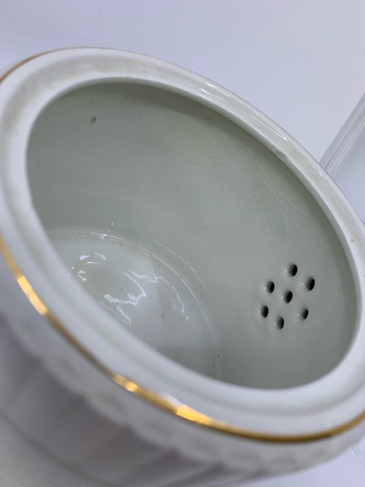 VTG ELLGREAVE TEA POT W/ PINK ROSES GOLD DETAILS.