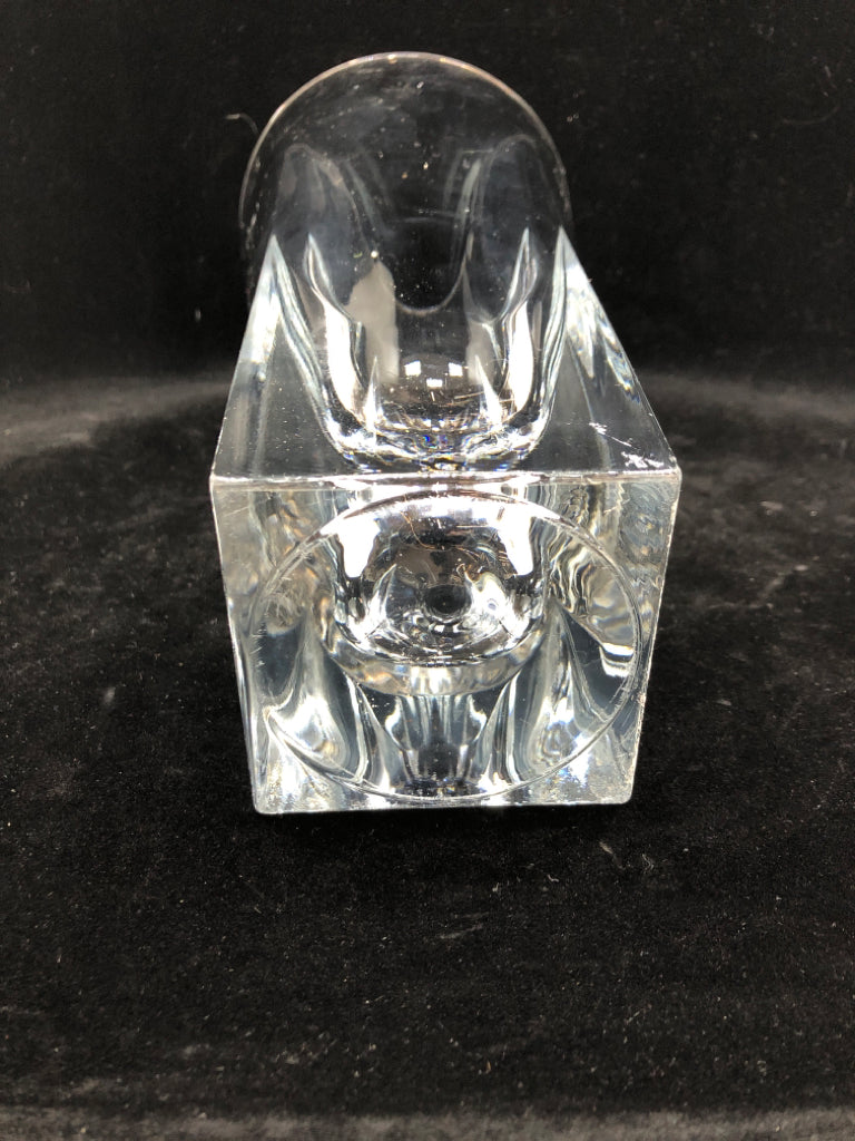 CRYSTAL GLASS VASE.