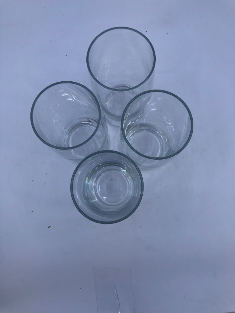 4 CLEAR WATER GLASSES.