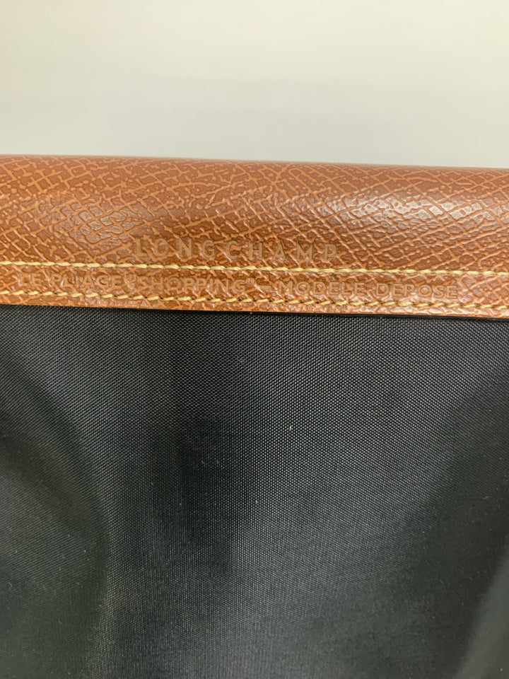 Longchamp Le Pliage Medium Foldable Nylon Shoulder Tote