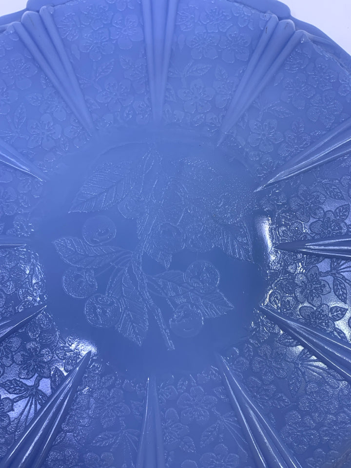 VTG LIGHT BLUE ROUND ETCHED FLORAL SERVING DISH.