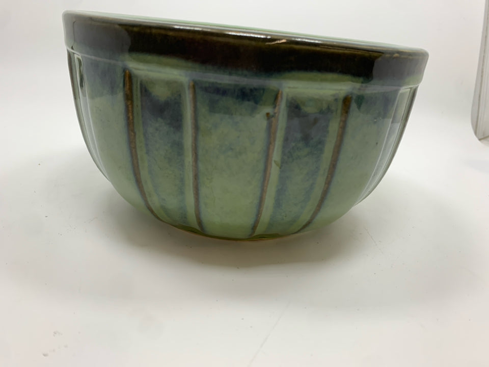 GREEN GLAZE POTTERY PLANTER.