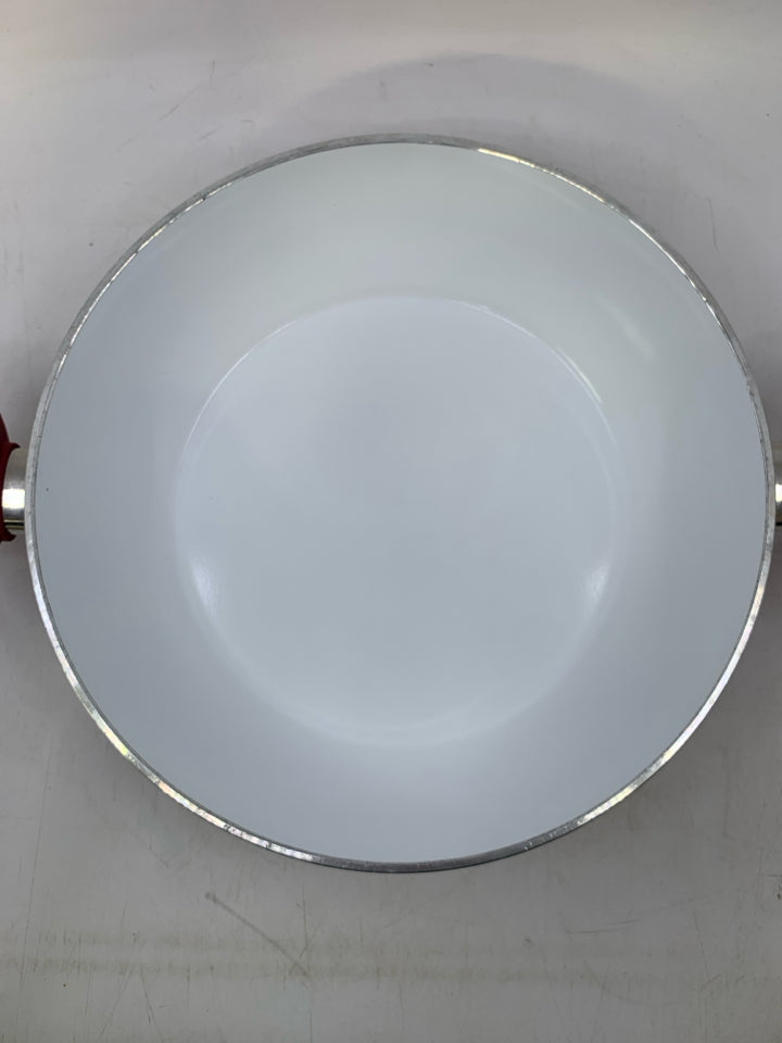 RED STOCK POT AETERNUM W/ LID.