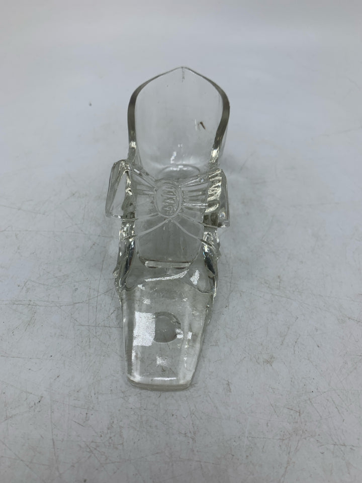 VTG GLASS VICTORIAN SHOE.