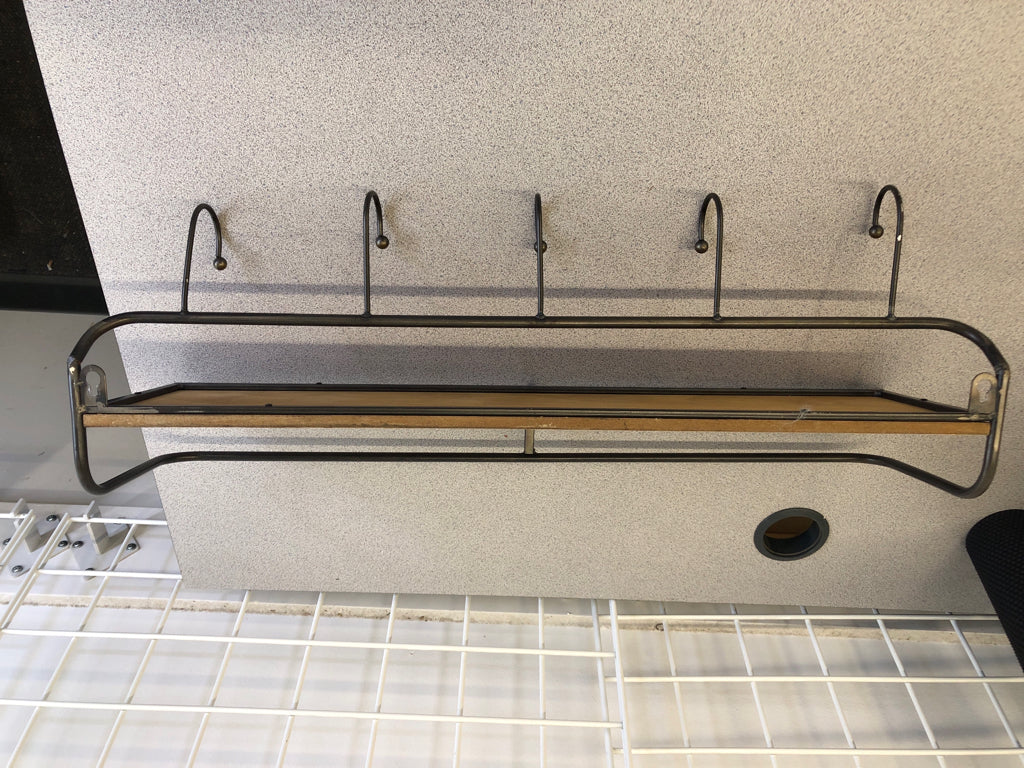 WOOD AND WIRE WALL SHELF W/HOOKS.