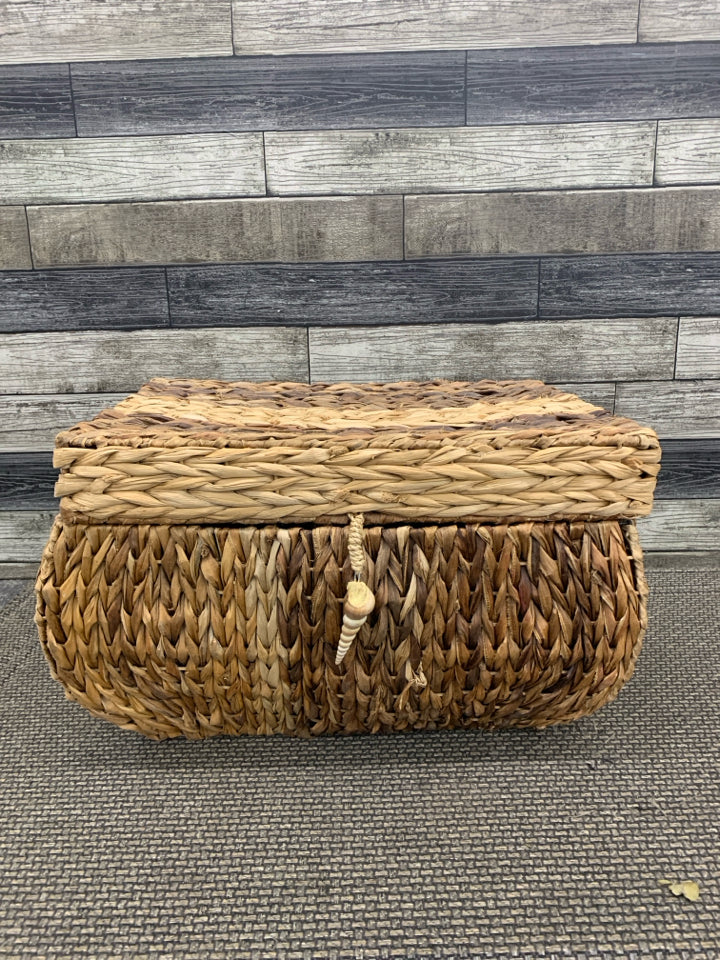 WOVEN STORAGE BASKET W/FLIP LID AND SEASHELL.
