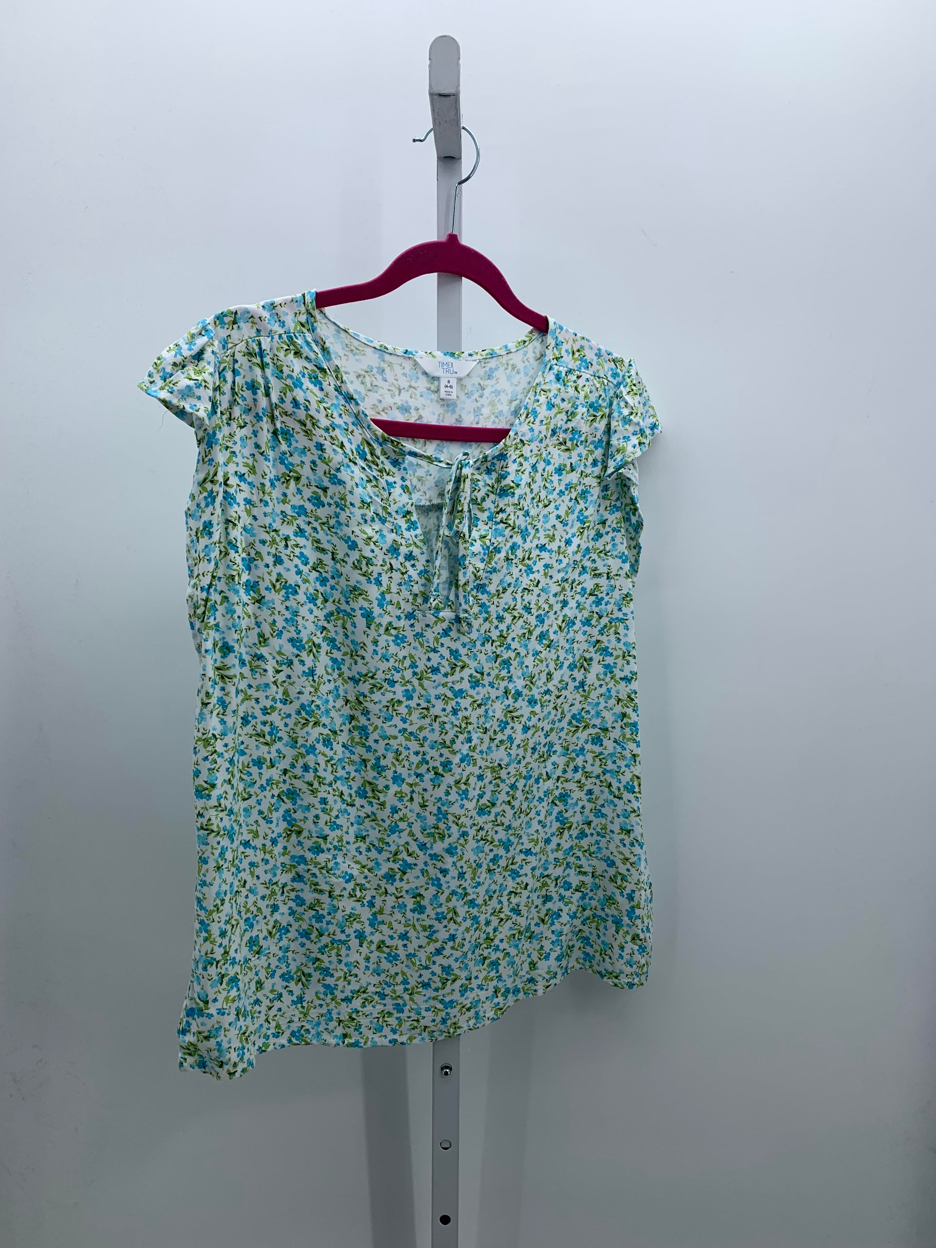 Time and Tru Size Small Misses Short Sleeve Shirt